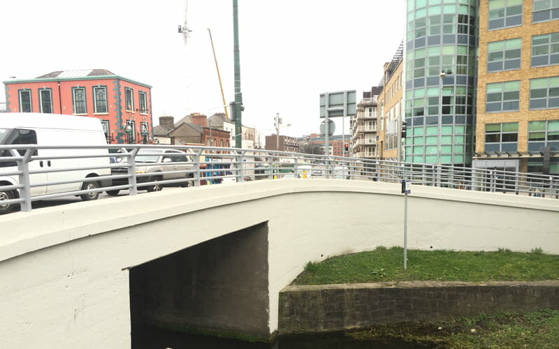 P Mac Dublin bridge cleaning - Charlemont bridge repaired and repainted