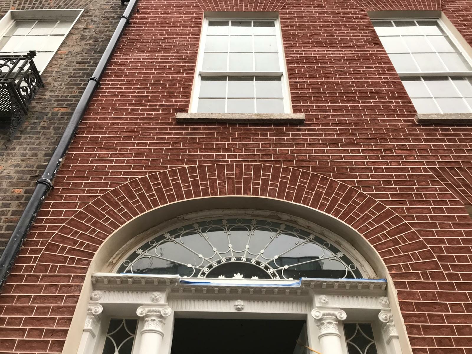 Eliptical archway perfectly gauged brickwork